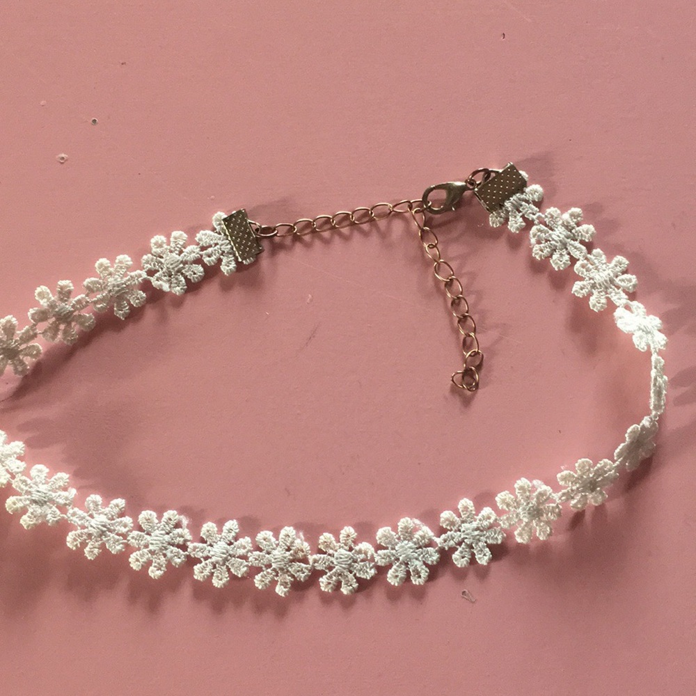white crochet choker necklace